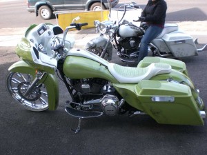 Custommotorcycle-greenseat1